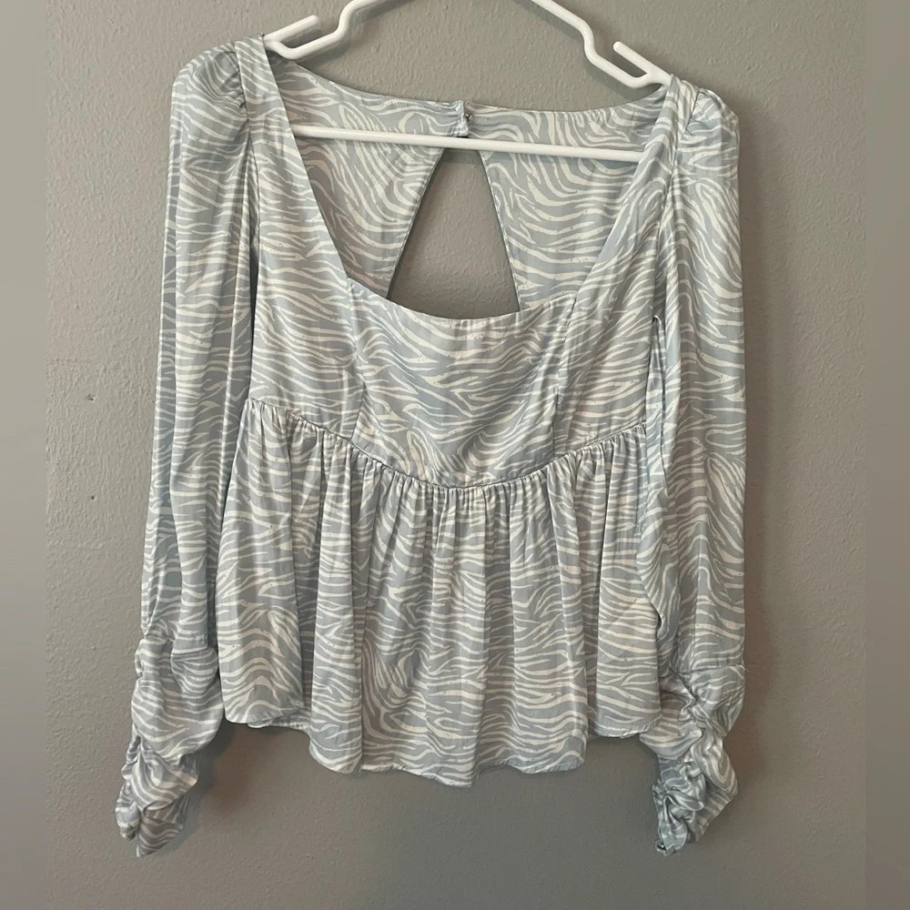 Free People Zebra Print Babydoll Peasant Top- Light blue/Ivory Size XS‎